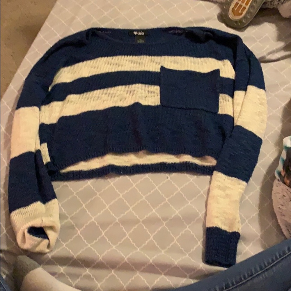 Crop top sweater